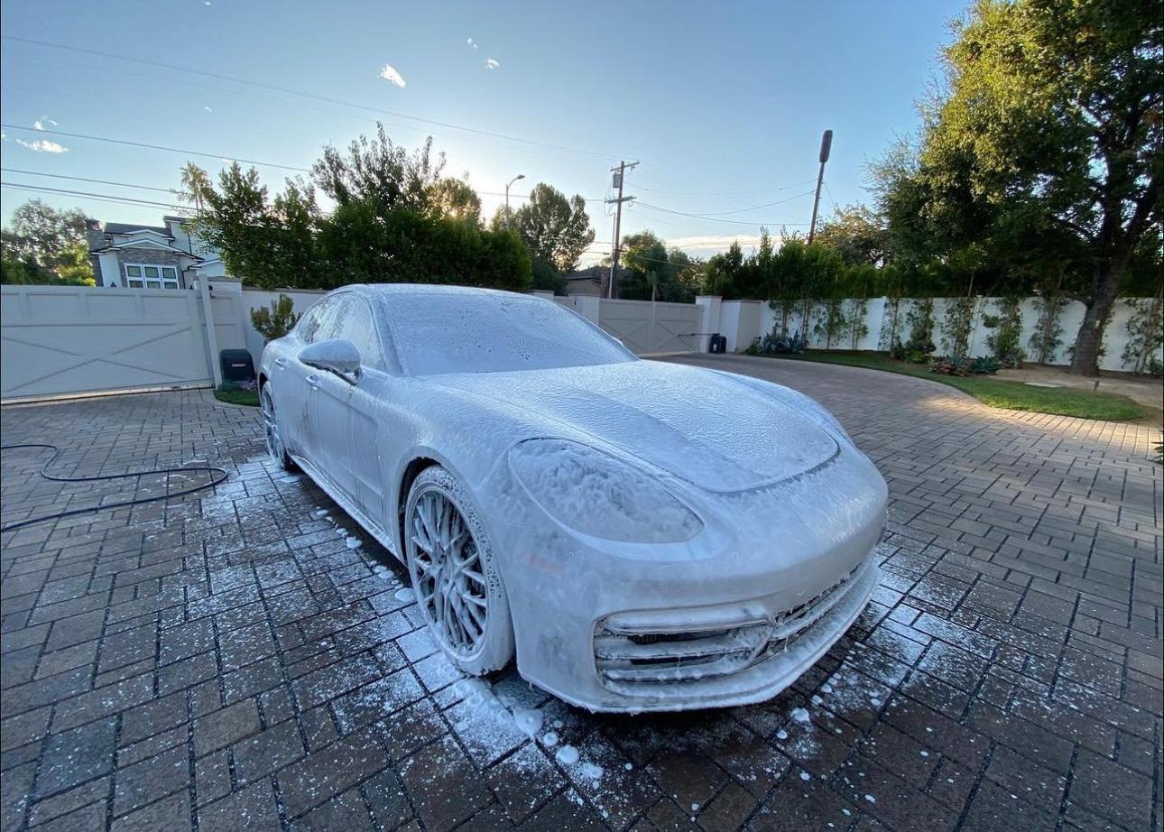 Porsche auto detailing